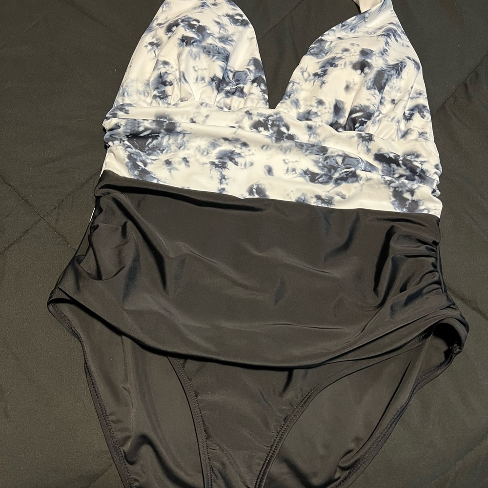 Black and White Tie-Dye Swimsuit